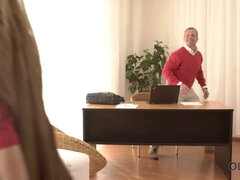 18, フェラチオ, 爸, なめる, 熟年, オフィス, ガリガリ, ティーン