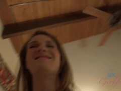 ブロンド, 指いじり, 足コキ, 彼女, 手コキする, キス, ハメ撮り, 濡れ