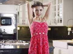 Tetas grandes, Rubia, Enorme, Cocina, Masturbación, Solo, Estriptis, Adolescente