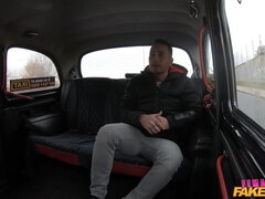 Asiatique, Voiture, Faciale, Bâillonner, Léchez, Petite femme, Thaïlandaise, Nénés