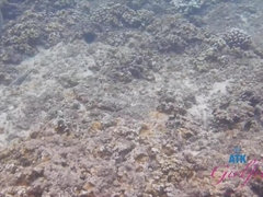 Blasen, Aufs gesicht abspritzen, Fussjob, Zierlich, Öffentlich, Rasiert, Titten, Spanner