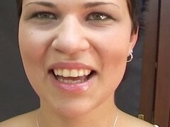 Grosser schwanz, Blasen, Braunhaarige, Handjob, Milf, Ablutschen