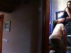 Язык в попке, Властные, Туалет