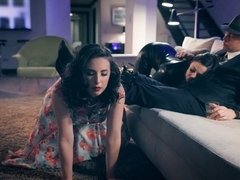 フェラチオ, 茶髪の, 女 人男 人, 指いじり, ハードコア, ストッキング, ティーン, 三人