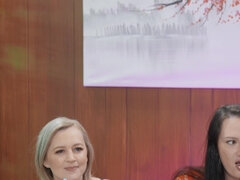 浴室, フェラチオ, 茶髪の, 浮気者, 顔射, ヒール, キス, シーメール