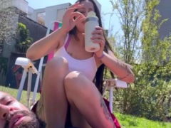 Leie, Braunhaarige, Füsse, Fetisch, Fußfetisch, Milf, Im freien, Socken