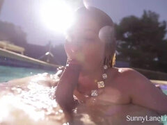 Blondine, Hd, Masturbation, Milf, Natürlich, Orgasmus, Pool, Pov