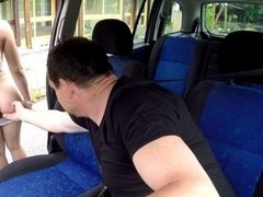 フェラチオ, 車, 手コキする, アウトドア, ヤリマン, ストリッピング, ティーン, ヤリマンの