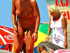 Gorda, Playa, Tetas grandes, Enorme, Maduro, Madres para coger, Pezones, Voyeur