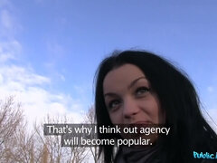 Amateur, Brunette brune, Européenne, Petite amie, Argent, De plein air, Pov, Réalité