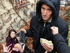 18 jaar, Grote kont, Pijpbeurt, Bruinharig, Hondjeshouding, Natuurlijke tieten, Tiener, Tieten likken