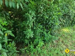 Gros cul, Gros seins, Sucer une bite, En gros plan de très près, Gorge profonde, De plein air, Réalité, Rugueux