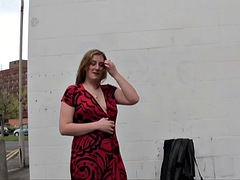 Britisch, Pummelig, Flashen, Masturbation, Milf, Nackt, Öffentlich, Rasiert