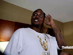 デカチン, 黒人, 彼女