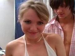 Cul, Sucer une bite, En levrette, Poupée, Branlette thaïlandaise, Homme homme femme, Rasée, Plan cul à trois