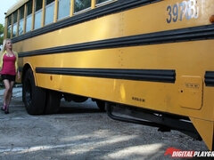 Большой член, Минет, Брюнетки, Колледж, Сидя на лице, В офисе, Порнозвезда, Студентка