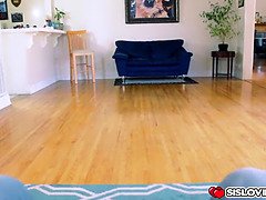 Beauté, Gros cul, Brunette brune, En levrette, Hd, Masturbation, Se déshabiller, Suçant