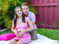 Schlafzimmer, Grosser arsch, Grosse titten, Blasen, Braunhaarige, Hundestellung, Behaart, Muschi