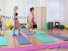 Blonde, Femelle, Gym, Hd, Lesbienne, Masturbation, Sport, Plan cul à trois