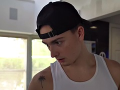 Public gym fuck with straight jock