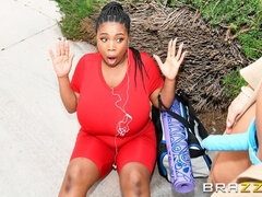 Gorda, Tetas grandes, Atrapados, Penetracion con dedos, Interracial, Lesbiana, Madres para coger, Estriptis