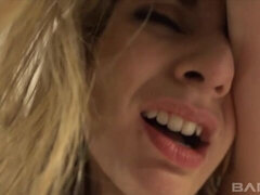 Grosser arsch, Grosser schwanz, Blondine, Blasen, Schwanz, Hundestellung, Behaart, Pov