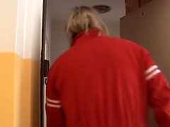 In den arsch, Arsch, Hundestellung, Fingern, Faustfick, Klaffend, Milf, Schlaffe titten