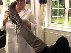 Dr Lacey Meets Tindra Frost