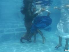 Robe, Naturelle, Piscine, Rousse roux, Satin, Jarretelles, Nénés, Mouillée