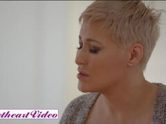 Grosse titten, Süss, Tochter, Hd, Natürlichen titten, Orgasmus, Muschi, Kurzes haar