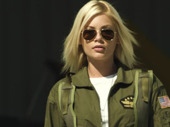 Blonde, Sucer une bite, Uniforme