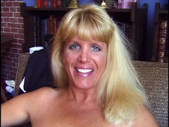 Tía, Consolador, Secretaria