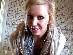 デカパイ, イギリス人, 巨乳な, Hd, 天然, 自然山雀, オッパイの, おもちゃ