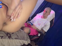 Sucer une bite, Éjaculation interne, Cocu, Double pénétration, Faciale, Groupe, Humiliation, Fête