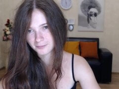 18 ans, Brunette brune, Softcore, Webcam