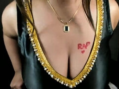 Sukoon India Girls gets her tight asshole fisted & creamed