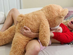 18 jaar, Grote kont, Grote lul, Blond, Pijpbeurt, Hondjeshouding, Natuurlijke tieten, Tiener