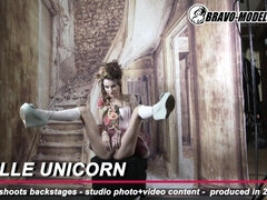 За кадром, Брюнетки, Женщины, Хд, Крошечные, Реалити, Соло, Сиськи