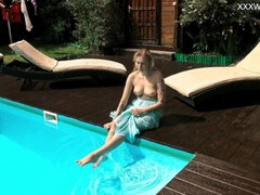 Жопа, Красотки, Женщины, Бассейн, На публике, Развязные, Молоденькие, Под водой