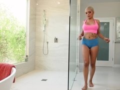 Blondine, Blasen, Vollbusig, Betrug, Behaart, Hd, Dusche, Tätowierung