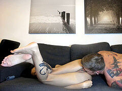 Asiatique, Lécher le cul, Noir ébène, Japonaise, Petite femme, Lécher le sphincter, Adolescente