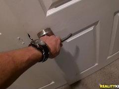 Leie, Arsch, Tussi, Blasen, Auto, Hundestellung, Aufs gesicht abspritzen, Pov