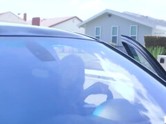 Grosse titten, Blasen, Braunhaarige, Vollbusig, Auto, Reif, Mutti, Pornostars