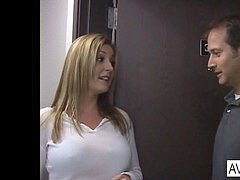 Avy Scott wants a little donk call after her encounter
