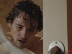 Blonde, Mère que j'aimerais baiser, Nénés