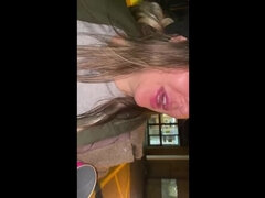 Leie, Schmutzig, Spassig, Erniedrigung, Reif, Im freien, Schlampe, Titten