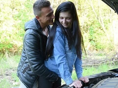 Culo, Verga grande, Mamada, Morena, Coche, Estilo perrito, Al aire libre, Flaco