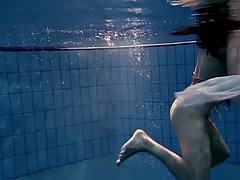 美女, フェティッシュ, プール, 公共, ロシア人, 一人, ティーン, 水中