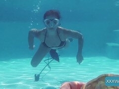 Lecken, Zierlich, Muschi, Strümpfe, Ablutschen, Unter wasser