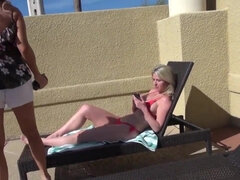 Gros seins, Blonde, Plantureuse, Lesbienne, Masturbation, Mère que j'aimerais baiser, Nénés